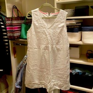 white linen dress. perfect for summer and the beach. very comfy. v-neck.